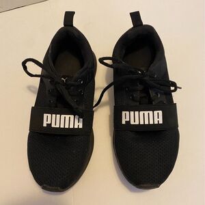 Puma Black Kids Black Sneakers Mesh Upper Lace Up Boys Size 4C